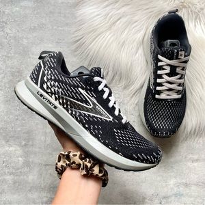 🔥Brooks Levitate 5 Running Shoes Women’s 7